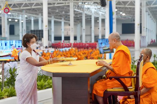 ภาพ No.127066:พิธีมอบใบประกาศเกียรติคุณองค์กรนานาชาติ และหน่วยงานที่ชักชวนคนร่วมโครงการนั่งสมาธิเพื่อสันติภาพโลกมากที่สุด วันอาทิตย์ที่ 1 มีนาคม พ.ศ. 2567 ณ สภาธรรมกายสากล วัดพระธรรมกาย