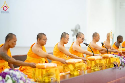 ภาพ No.238547:วันอาทิตย์ที่ 17 สิงหาคม พ.ศ. 2568 พิธีทอดผ้าป่าบำรุงศูนย์อบรมเยาวชนนครปฐม ครบรอบ 14 ปี และพิธีปลูกต้นไม้รอบสระเศรษฐี ณ ศูนย์อบรมเยาวชนนครปฐม