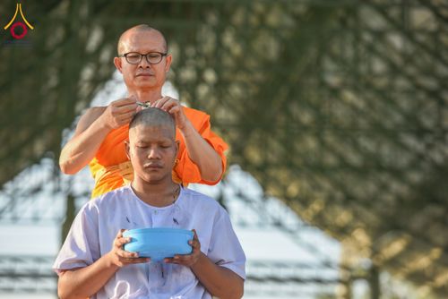 ภาพ No.180210:พิธีตัดปอยผมธรรมทายาท ณ ศูนย์ปฏิบัติธรรมวิหารแดง จ.สระบุรี โครงการบรรพชาอุปสมบท บูชาธรรมมหาปูชนียาจารย์ วันที่ 5 ธันวาคม พ.ศ. 2567