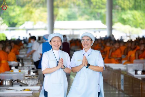 ภาพ No.208361:พิธีสวดพระพุทธมนต์ และถวายภัตตาหารเมนูสวรรค์แด่พระภิกษุ สามเณร วันที่ 15 กุมภาพันธ์ พ.ศ. 2568 ณ หอฉันคุณยายอาจารย์ฯ วัดพระธรรมกาย