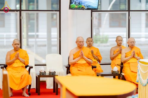 ภาพ No.221371:วันอาทิตย์ที่ 27 เมษายน พ.ศ. 2568 พิธีเจริญพระพุทธมนต์สมโภชดวงแก้วธรรมชัย เนื่องในโอกาสบูชาธรรม 81 ปีหลวงพ่อธัมมชโย อัญเชิญประดิษฐานเนื่องในโอกาสสถาปนาวัดพระธรรมกายไอซ์แลนด์ ณ อาคารปลูกศรัทธา 1 วัดพระธรรมกาย อำเภอคลองหลวง จังหวัดปทุมธานี