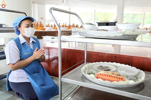 ภาพ No.229674:วันที่ 25 มิถุนายน พ.ศ. 2568 (แรม 15 ค่ำ เดือน 7) พิธีบุพเปตพลี ครั้งที่ 166 ร่วมอุทิศบุญแด่หมู่ญาติที่ล่วงลับไปแล้ว และสืบทอดอายุพระพุทธศาสนา ณ หอฉันคุณยายอาจารย์ฯ วัดพระธรรมกาย