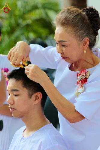 ภาพ No.135710:พิธีปลงผมธรรมทายาท โครงการบรรพชาและอุปสมบทหมู่ รุ่นบูชาธรรม 80 ปี หลวงพ่อธัมมชโย ณ หมู่บ้านบรรลุธรรม วัดพระธรรมกาย วันที่ 7 เมษายน พ.ศ. 2567