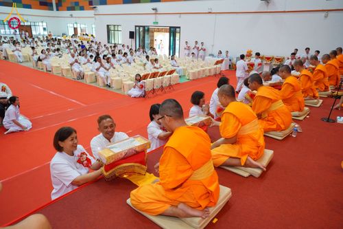 ภาพ No.173777:พิธีทอดกฐิน ศูนย์ปฏิบัติธรรม "ธรรมโยธิน" วัดแก้วธรรมชัยมาเลเซีย วันที่ 27 ตุลาคม พ.ศ. 2567