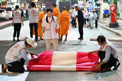 ภาพ No.126767:V.30 เต็มที่ เพื่อโคราช การเตรียมงาน ปฏิบัติงาน และเก็บงาน ของเจ้าหน้าที่หน่วยงานต่างๆ ทุกภาคส่วน เพื่อพิธีทำบุญเมืองนครราชสีมา ฉลอง 556 ปี ตักบาตรพระ 10,000 รูป ในวันเสาร์ที่ 2 มีนาคม พ.ศ.2567 ณ อนุสาวรีย์ท้าวสุรนารี จ.นครราชสีมา จัดโดย คณะสงฆ์จังหวัดนค