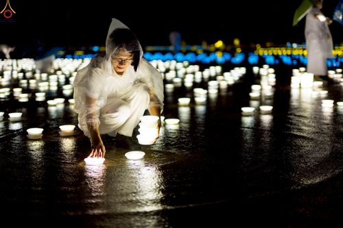 ภาพ No.244205:วันที่ 7 กันยายน พ.ศ. 2568 พิธีจุดประทีป วันครูผู้ค้นพบวิชชาธรรมกาย ณ ลานธรรมฯ และวิหารคด วัดพระธรรมกาย