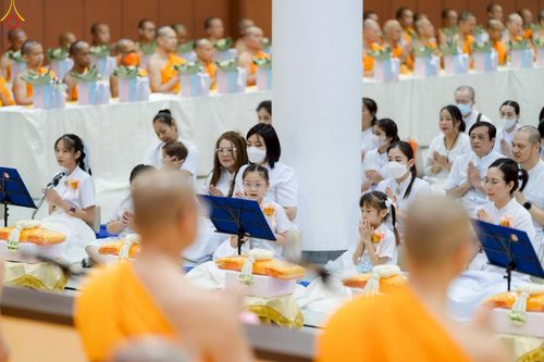 ภาพ No.228214:วันอาทิตย์ที่ 1 มิถุนายน พ.ศ.2568 พิธีถวายมหาสังฆทานพระ 100 รูป สโมสรซุปเปอร์คิดส์ ปีที่ 6 ณ ห้อง SPD 8 สภาธรรมกายสากล วัดพระธรรมกาย