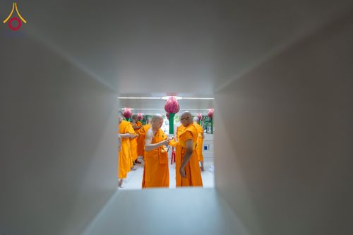 ภาพ No.244781:วันเสาร์ที่ 6 กันยายน พ.ศ. 2568 พิธีถวายบาตร บรรพชา อุปสมบทของนาคธรรมทายาท โครงการอุปสมบทหมู่บูชาธรรมครบรอบ 108 ปี  วันครูผู้ค้นพบวิชชาธรรมกาย ณ โบสถ์พระไตรปิฎก วัดพระธรรมกาย