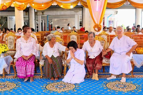 ภาพ No.170503:พิธีทอดกฐิน ณ วัดสุราษฎร์รังสรรค์ จ.ปทุมธานี ในโครงการกฐินสามัคคีทั่วไทย 30,000 วัด บูชาธรรม 80 ปี หลวงพ่อธัมมชโย โดยคณะศิษยานุศิษย์วัดพระธรรมกาย วันที่ 27 ตุลาคม พ.ศ. 2567