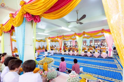 ภาพ No.259253:วันที่ 19 ตุลาคม พ.ศ. 2568 พิธีทอดกฐินสามัคคีทั่วไทย 30,000 วัด โดยคณะศิษยานุศิษย์ บูชาธรรม 81 ปี หลวงพ่อธัมมชโย ณ วัดบ้านพร้าวนอก ต.เชียงรากใหญ่ อ.สามโคก จ.ปทุมธานี