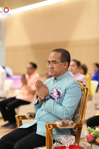 ภาพ No.196042:ผู้ว่าปทุมฯ เปิดงานวันครู ครั้งที่ 69 พ.ศ. 2568 จังหวัดปทุมธานี “เรียนดี มีความสุข : ครูไทยร่วมใจปฏิวัติการศึกษา เด็กฉลาดคิด ฉลาดทำ” ณ วัดพระธรรมกาย - รวมใจระลึกถึงพระคุณบูรพาจารย์ ยกย่องเชิดชูเกียรติผู้ประกอบวิชาชีพทางการศึกษาที่ประกอบคุณงามความดี 