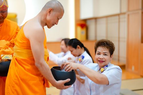 ภาพ No.140556:พิธีทอดผ้าป่าฉลองชัย 20 ปี วัดพระธรรมกายคานากาว่า วันเสาร์ที่ 8 มิถุนายน พ.ศ. 2567