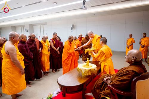 ภาพ No.222372:วันที่ 21 เมษายน พ.ศ. 2568 หลวงพ่อทัตตชีโวต้อนรับคณะสงฆ์ WAB ณ อาคาร 100 ปี คุณยายมหารัตนอุบาสิกาจันทร์ ขนนกยูง วัดพระธรรมกาย