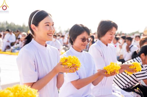 ภาพ No.198132:พิธีต้อนรับพระธรรมยาตรา ณ อนุสรณ์สถานลำดับที่ 5 สถานที่เผยแผ่วิชชาธรรมกายครั้งแรก อนุสรณ์สถานบางปลา วัดบางปลา อำเภอบางเลน จังหวัดนครปฐม ในโครงการธรรมยาตรา กตัญญูบูชา มหาปูชนียาจารย์ พระมงคลเทพมุนี(สด จนฺทสโร) พระผู้ปราบมาร ปีที่ 13 วัน 19 มกราคม พ.ศ.2568
