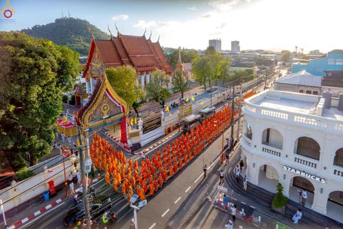 ภาพ No.248715:วันที่ 20 กันยายน พ.ศ. 2568 พิธีอัญเชิญรูปหล่อหลวงปู่วัดปากน้ำ ภาษีเจริญ จากวัดมงคลนิมิตร พระอารามหลวง เพื่อประดิษฐาน ณ วิหารพระมงคลเทพมุนี (สด จนฺทสโร)  ศูนย์ปฏิบัติธรรมภูเก็ต จ.ภูเก็ต