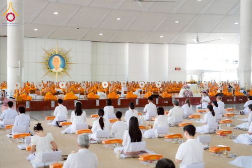 ภาพ No.253529:วันอังคารที่ 7 ตุลาคม พ.ศ.2568 (วันพระ ขึ้น 15 ค่ำ เดือน 11) พิธีบุพเปตพลี ครั้งที่ 171 ร่วมอุทิศบุญแด่หมู่ญาติที่ล่วงลับไปแล้ว และสืบทอดอายุพระพุทธศาสนา ณ หอฉันคุณยายอาจารย์ฯ วัดพระธรรมกาย