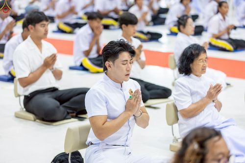 ภาพ No.249069:วันที่ 26-28 กันยายน พ.ศ. 2568 โครงการอบรม อุบาสกแก้ว อุบาสิกาแก้ว รุ่นที่ 3  ณ ศูนย์ปฏิบัติธรรมสมุทรปราการ ได้รับความเมตตาจากคณะสงฆ์ในพื้นที่  รวมถึงผู้บริหารสถานศึกษา ที่นำนักเรียนระดับมัธยมปลาย  มารับฟังข้อมูลเพื่อที่จะเป็นกำลังสำคัญ ในการเข้าร่วมขบวน