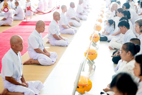 ภาพ No.244683:วันเสาร์ที่ 6 กันยายน พ.ศ. 2568 พิธีขอขมา-รับผ้าไตรของนาคธรรมทายาท โครงการอุปสมบทหมู่บูชาธรรมครบรอบ 108 ปี  วันครูผู้ค้นพบวิชชาธรรมกาย ณ โบสถ์พระไตรปิฎก วัดพระธรรมกาย