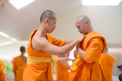 ภาพ No.229146:วันเสาร์ที่ 14 มิถุนายน พ.ศ. 2568 พิธีบรรพชา , พิธีถวายบาตร , พิธีอุปสมบท ในโครงการบรรพชาอุปสมบทหมู่ ผู้บริหารรุ่นที่ 15 และ อุดมศึกษา รุ่นที่ 52 ณ โบสถ์พระไตรปิฎก วัดพระธรรมกาย