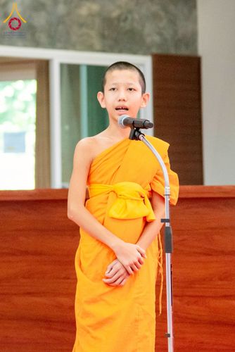 ภาพ No.218047:วันอาทิตย์ที่ 13 เมษายน พ.ศ. 2568 พิธีตักบาตรฉลองสามเณรใหม่ 75 รูป เนื่องในวันสงกรานต์ (โครงการบรรพชาสามเณรฟื้นฟูพระพุทธศาสนาทั่วไทย ประจำปีพุทธศักราช 2568) ณ ศูนย์ปฏิบัติธรรมระยอง(บ้านช่องลม) ตำบลบางบุตร อำเภอบ้านค่าย จังหวัดระยอง