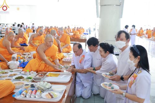 ภาพ No.91547:พิธีบุพเปตพลี ครั้งที่ 142 ร่วมอุทิศบุญแด่หมู่ญาติที่ล่วงลับไปแล้ว และสืบทอดอายุพระพุทธศาสนา วันอาทิตย์ที่ 29 ตุลาคม พ.ศ. 2566 (วันพระขึ้น 15 ค่ำ เดือน 11) ณ หอฉันคุณยายอาจารย์ฯ วัดพระธรรมกาย