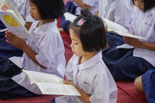 ภาพ No.195198:พิธีทอดผ้าป่าทำนุบำรุงศาสนสถาน ณ วัดพรสวรรค์ ต.หนองบ่อ อ.สองพี่น้อง จ.สุพรรณบุรี ในโครงการธรรมยาตรา กตัญญูบูชา มหาปูชนียาจารย์ พระมงคลเทพมุนี(สด จนฺทสโร) พระผู้ปราบมาร อนุสรณ์สถาน 7 แห่ง ปีที่ 13 วันที่ 13 มกราคม พ.ศ. 2568