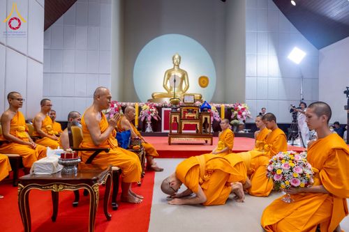 ภาพ No.231240:วันพฤหัสบดีที่ 3 กรกฏาคม พ.ศ. 2568 พิธีมุทิตาสักการะพระภิกษุนาคหลวง พระมหาพนาวัฒน์ ธมฺมนฺตคามี (จันทร์เผือก) เปรียญธรรม ๙ ประโยค ณ วัดพระธรรมกาย ปทุมธานี