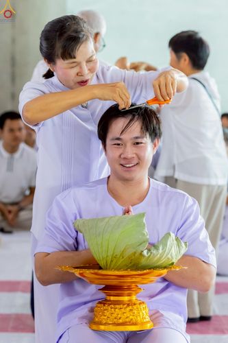 ภาพ No.228620:วันอังคารที่ 10 มิถุนายน พ.ศ. 2568 (วันพระ ขึ้น 15 ค่ำ เดือน 7) พิธีบุพเปตพลี ครั้งที่ 165 อุทิศบุญแด่หมู่ญาติที่ล่วงลับไปแล้ว และสืบทอดอายุพระพุทธศาสนา ณ หอฉันคุณยายอาจารย์ฯ วัดพระธรรมกาย