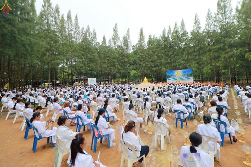 ภาพ No.238342:วันเสาร์ที่ 9 สิงหาคม พ.ศ. 2568 พิธีกลั่นแผ่นดิน โปรยทราย และจุดประทีปถวายเป็นพุทธบูชา จ.ระยอง สถาปนาองค์พระเจดีย์เพื่อสร้างสันติภาพโลก ณ ศูนย์ปฏิบัติธรรมระยอง(บ้านช่องลม) ต.บางบุตร อ.บ้านค่าย จ.ระยอง