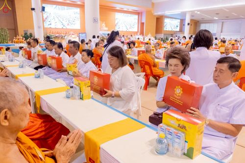 ภาพ No.236343:วันที่ 3 สิงหาคม พ.ศ. 2568 พิธีถวายมหาสังฆทานคณะสงฆ์ 2,000 กว่าวัดทั่วประเทศ ปีที่ 25 , พิธีถวายไทยธรรมคณะสงฆ์ 323 วัด 4 จังหวัดชายแดนภาคใต้ ณ วัดพระธรรมกาย