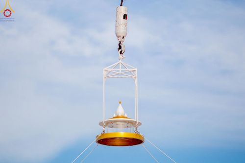 ภาพ No.211625:วันอาทิตย์ที่ 16 มีนาคม พ.ศ. 2568 พิธีอัญเชิญพระบรมสารีริกธาตุ ประดิษฐาน ณ ปทุมเจดีย์ ศูนย์อบรมเยาวชนปัตตานี