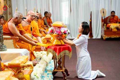 ภาพ No.304425:วันที่ 27 มกราคม พ.ศ. 2569 พิธีทอดผ้าป่าทำนุบำรุงศาสนสถาน ณ วัดบางไผ่นารถ ต.บางไทรป่า อ.บางเลน จ.นครปฐม ในโครงการธรรมยาตรา กตัญญูบูชา มหาปูชนียาจารย์ พระมงคลเทพมุนี(สด จนฺทสโร) พระผู้ปราบมาร อนุสรณ์สถาน 7 แห่ง ปีที่ 14