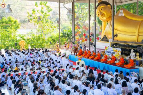 ภาพ No.293308:วันที่ 12 มกราคม พ.ศ. 2569 พิธีทอดผ้าป่าทำนุบำรุงศาสนสถาน ณ วัดพรสวรรค์ อ.สองพี่น้อง จ.สุพรรณบุรี ในโครงการธรรมยาตรา กตัญญูบูชา มหาปูชนียาจารย์ พระมงคลเทพมุนี(สด จนฺทสโร) พระผู้ปราบมาร อนุสรณ์สถาน 7 แห่ง ปีที่ 14