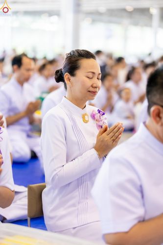 ภาพ No.318147:วันอาทิตย์ต้นเดือนที่ 5 เมษายน พ.ศ.2569 พิธีตักบาตร ณ บ้านแก้วเรือนทองคุณยายอาจารย์ฯ วัดพระธรรมกาย