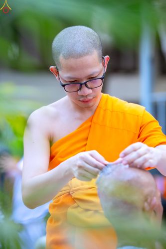 ภาพ No.319820:วันอาทิตย์ที่ 5 เมษายน พ.ศ.2569 พิธีตัดปอยผม และปลงผมนาคธรรมทายาท โครงการบรรพชาและอุปสมบทหมู่ รุ่นบูชาธรรม 82 ปี หลวงพ่อธัมมชโย