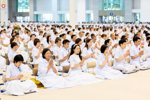 ภาพ No.345550:วันพฤหัสบดีที่ 27 สิงหาคม พ.ศ.2569 พิธีภาคสาย ปฏิบัติธรรมร่วมกัน เนื่องในวันธรรมชัย ณ สภาธรรมกายสากล วัดพระธรรมกาย