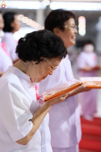 ภาพ No.318625:วันอาทิตย์ต้นเดือนที่ 5 เมษายน พ.ศ.2569 พิธีทอดผ้าป่าสมทบมหาสังฆทาน 40,000 กว่าวัดทั่วประเทศ ณ สภาธรรมกายสากล วัดพระธรรมกาย