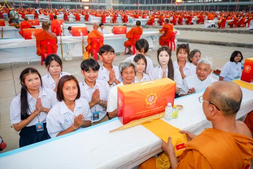 ภาพ No.325082:วันที่ 22 เมษายน พ.ศ.2569 (วันคุ้มครองโลก) พิธีถวายมหาสังฆทาน 40,000 กว่าวัดทั่วประเทศ (ชุดที่ 2) ณ ลานธรรม พระมหาธรรมกายเจดีย์ วัดพระธรรมกาย