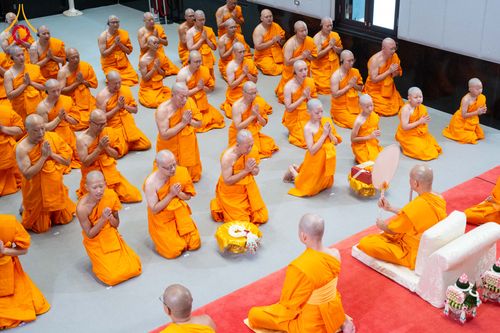 ภาพ No.286617:วันเสาร์ที่ 12 กรกฏาคม พ.ศ.2568 พิธีบรรพชาอุปสมบท  โครงการบรรพชาอุปสมบทหมู่ ธรรมทายาทนานาชาติ(ภาคภาษาจีน), โครงการบรรพชาสามเณร โรงเรียนนานาชาติ รุ่นที 14