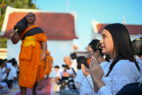 ภาพ No.295255:วันที่ 16 มกราคม พ.ศ. 2569 พิธีต้อนรับพระธรรมยาตรา อนุสรณ์สถานลำดับที่ 4 (ภาพชุดที่ 2) สถานที่เกิดด้วยกายธรรม ณ วัดโบสถ์บน ต.บางคูเวียง จ.นนทบุรี ในโครงการธรรมยาตรา กตัญญูบูชา มหาปูชนียาจารย์ พระมงคลเทพมุนี(สด จนฺทสโร) พระผู้ปราบมาร อนุสรณ์สถาน 7 แห่ง ปี