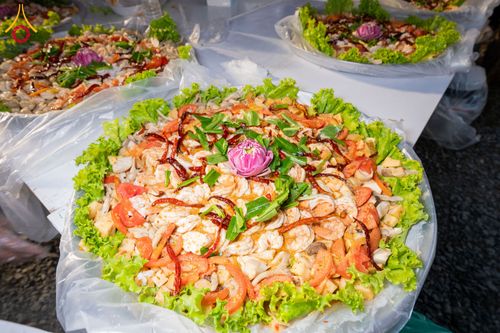 ภาพ No.294880:วันที่ 15 มกราคม พ.ศ. 2569 พิธีถวายภัตตาหารเป็นสังฆทาน แด่พระธรรมยาตรา ณ วัดโบสถ์บน ต.บางคูเวียง จ.นนทบุรี อนุสรณ์สถานลำดับที่ 4 สถานที่เกิดด้วยกายธรรม ในโครงการธรรมยาตรา กตัญญูบูชา มหาปูชนียาจารย์ พระมงคลเทพมุนี(สด จนฺทสโร) พระผู้ปราบมาร อนุสรณ์สถาน 7 แ