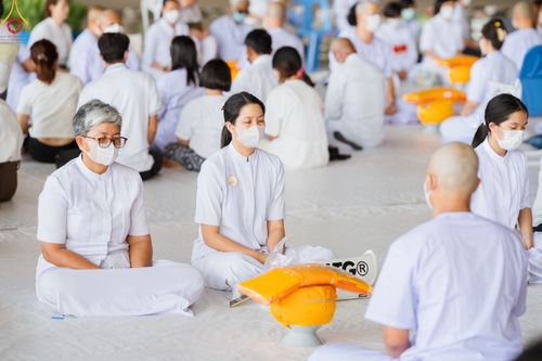 ภาพ No.79339:พิธีขอขมา มอบบาตรและผ้าไตร ในโครงการบรรพชาสามเณรฟื้นฟูพระพุทธศาสนาทั่วไทย โครงการอบรมยุวธรรมทายาท มัชฌิมธรรมทายาท และธรรมทายาทรุ่นอุดมศึกษา ณ สภาธรรมกายสากล วัดพระธรรมกาย วันเสาร์ที่ 1 เมษายน พ.ศ. 2566