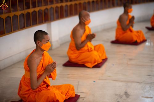 ภาพ No.80001:สามเณรฟังธรรม ปฎิบัติธรรม ในโครงการบรรพชาสามเณรหมู่ ประเทศเนปาล วันที่ 20 มีนาคม พ.ศ.2566