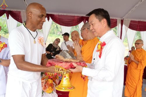 ภาพ No.82135:พิธีกลั่นแผ่นดินเพื่อสร้าง BOROBUDUR INNER PEACE SANCTURY ในวันเสาร์ที่ 3 มิ.ย. พ.ศ.2566 ณ ประเทศอินโดนีเซีย