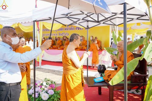 ภาพ No.79506:พิธีเททองหล่อพระประธาน ประจำอุโบสถวัดสายสุวพรรณ ณ มณฑลพิธีฯ ธรรมอุทยาน สัตตมหาสถาน หน้าอุโบสถวัดสายสุวพรรณ ต.คลองสี่ อ.คลองหลวง จ.ปทุมธานี วันเสาร์ที่ 1 เมษายน พ.ศ. 2566