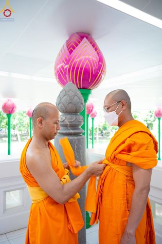 ภาพ No.141451:พิธีบรรพชาอุปสมบท โครงการอุปสมบทหมู่รุ่นผู้บริหาร รุ่นที่ 14 โครงการอุปสมบทหมู่ธรรมทายาท ระดับอุดมศึกษา รุ่นที่ 51 ภาคฤดูฝน ณ โบสถ์พระไตรปิฎก วัดพระธรรมกาย ในวันเสาร์ที่ 15 มิถุนายน พ.ศ. 2567