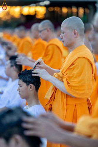 ภาพ No.132767:พิธีปลงผมยุวธรรมทายาท รุ่นที่ 32 มัชฌิมธรรมทายาท รุ่นที่ 28 ณ ลานธรรม วัดพระธรรมกาย วันเสาร์ที่ 30 มีนาคม พ.ศ. 2567
