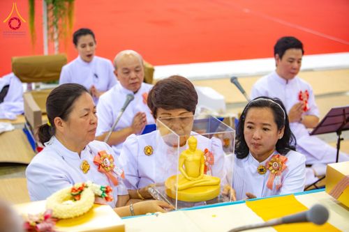ภาพ No.60062:พิธีเจริญพระพุทธมนต์ "ฉลองอายุวัฒนมงคล 80 ปี หลวงพ่อธัมมชโย" พิธีถวายไทยธรรม คณะสงฆ์ 10,000 กว่าวัดทั่วประเทศ ในวันคุ้มครองโลก วันจันทร์ที่ 22 เมษายน พ.ศ. 2567 ณ สภาธรรมกายสากล วัดพระธรรมกาย จ.ปทุมธานี