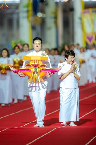 ภาพ No.167820:พิธีทอดกฐิน และ พิธีกรานกฐิน ในวันอาทิตย์ที่ 3 พฤศจิกายน พ.ศ. 2567 ณ วัดพระธรรมกาย จ.ปทุมธานี