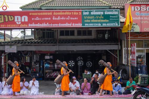 ภาพ No.120133:พิธีต้อนรับพระธรรมยาตรา ในโครงการธรรมยาตรา กตัญญูบูชา มหาปูชนียาจารย์ พระมงคลเทพมุนี(สด จนฺทสโร) พระผู้ปราบมาร อนุสรณ์สถาน 7 แห่ง ปีที่ 12 วันที่ 28 มกราคม พ.ศ. 2567 ณ วัดพระธรรมกาย จ.ปทุมธานี
